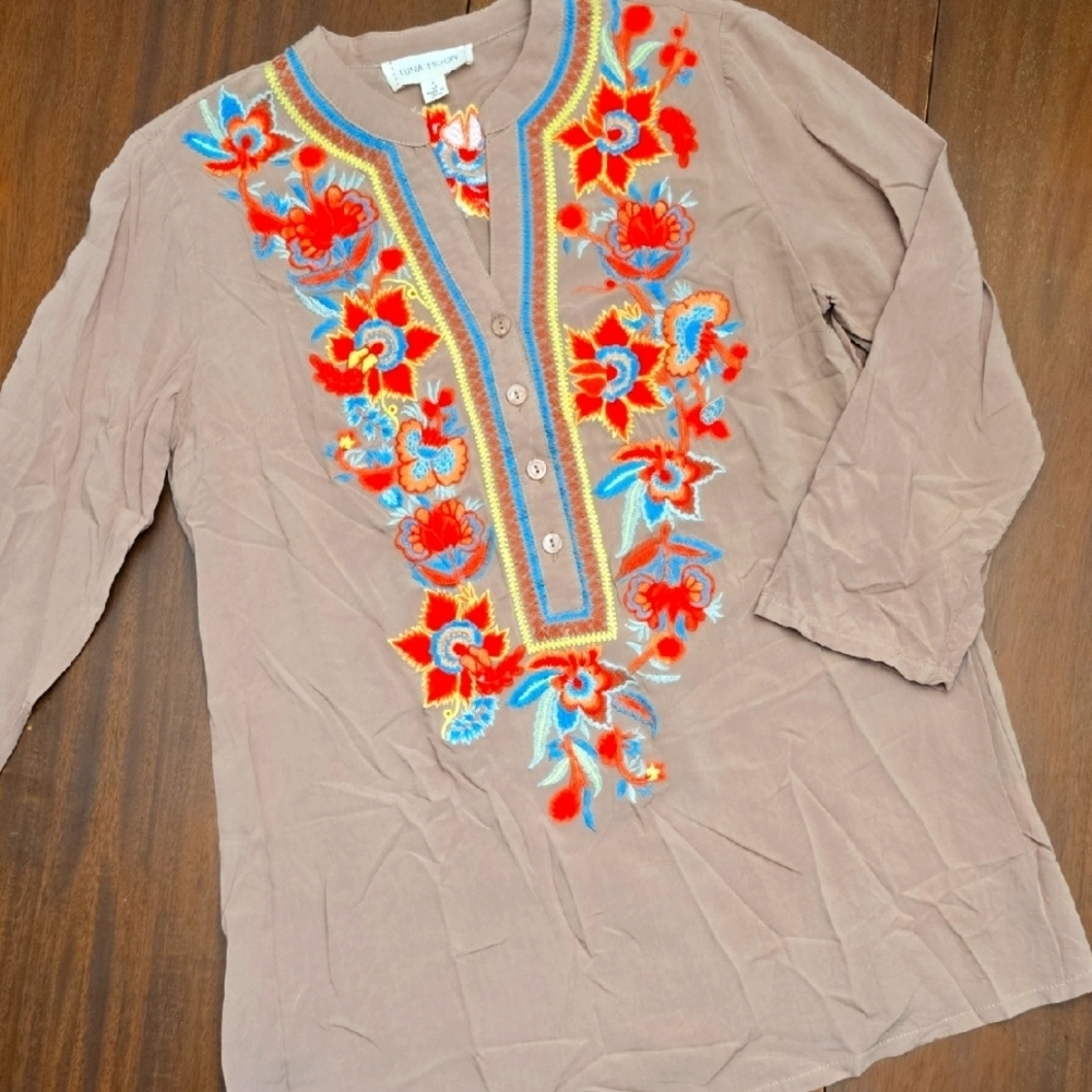 LUNA‎ MOON women's Small Embroidered Tunic Taupe Salmon